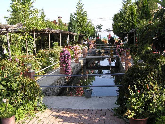 Sirena Hotel Tushemisht Buitenkant foto