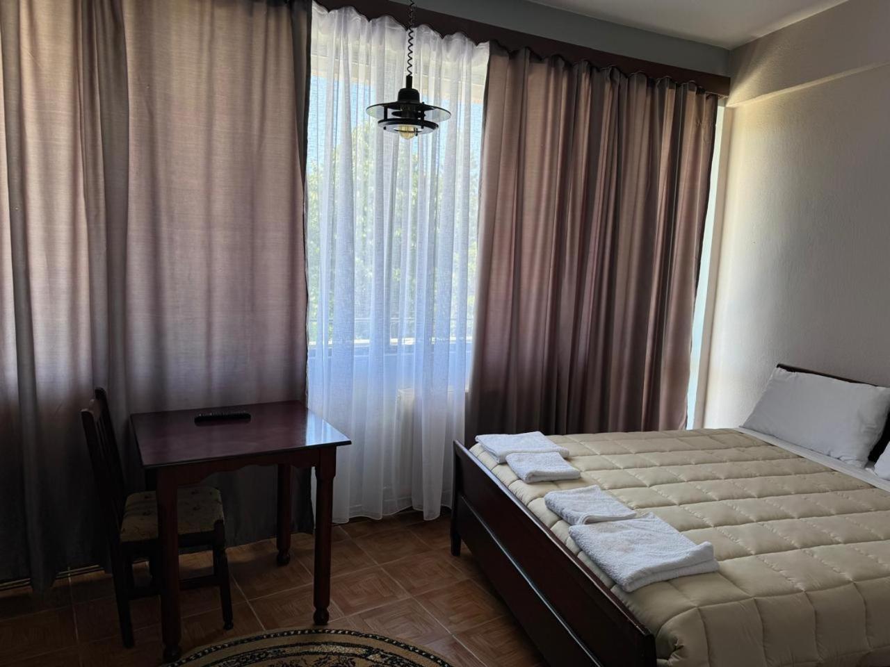 Sirena Hotel Tushemisht Buitenkant foto