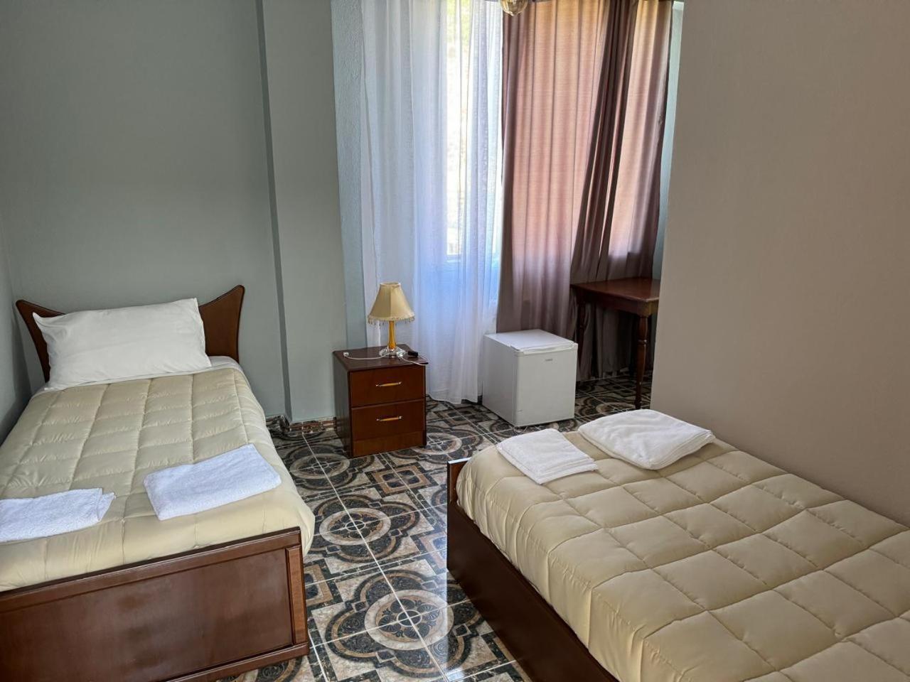 Sirena Hotel Tushemisht Buitenkant foto