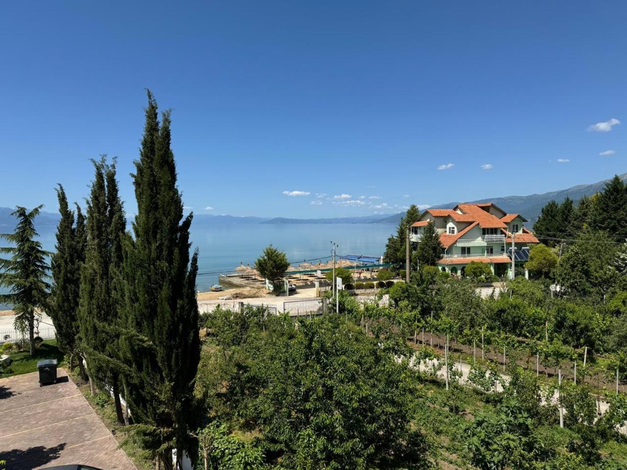 Sirena Hotel Tushemisht Buitenkant foto