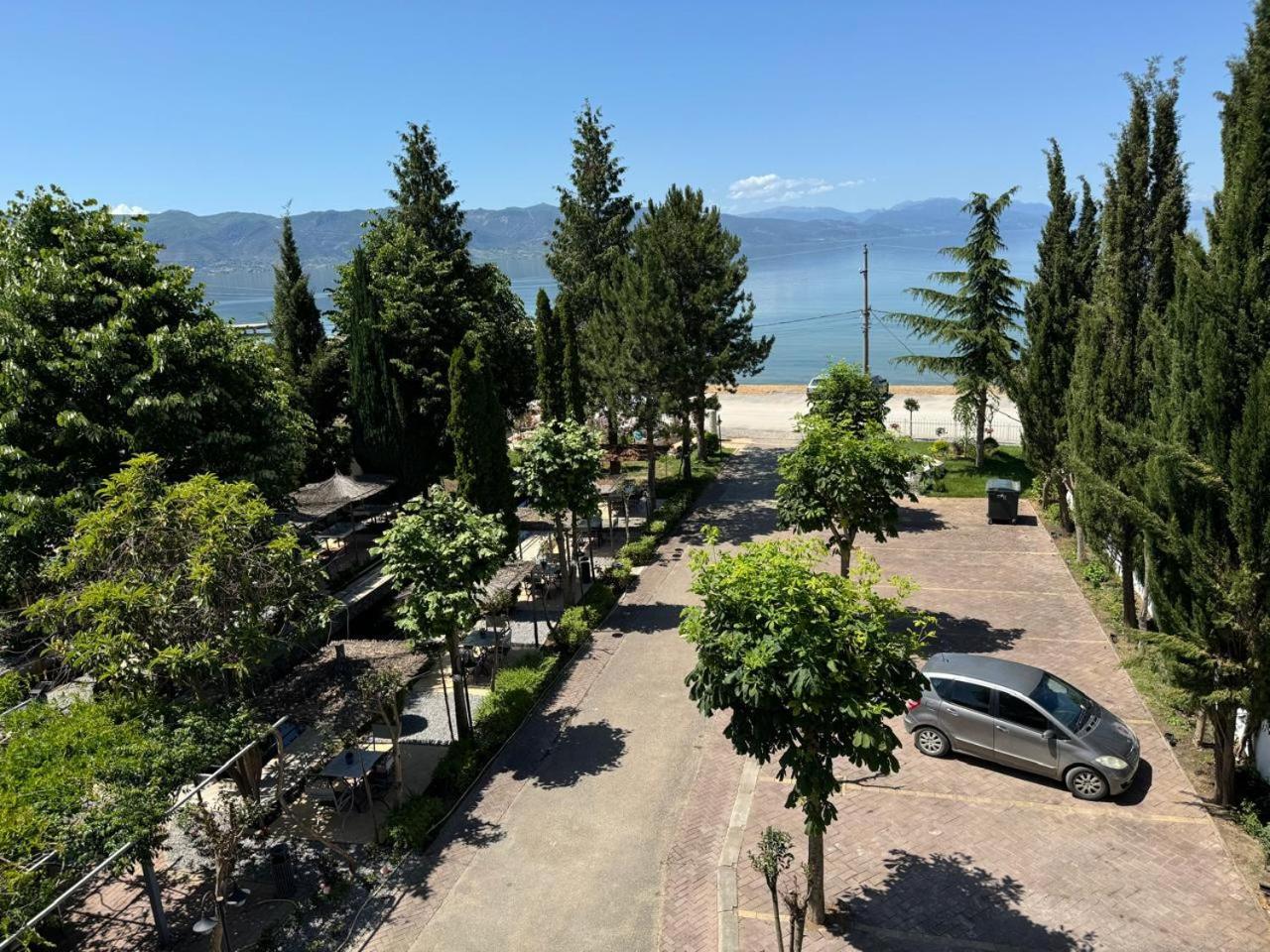 Sirena Hotel Tushemisht Buitenkant foto