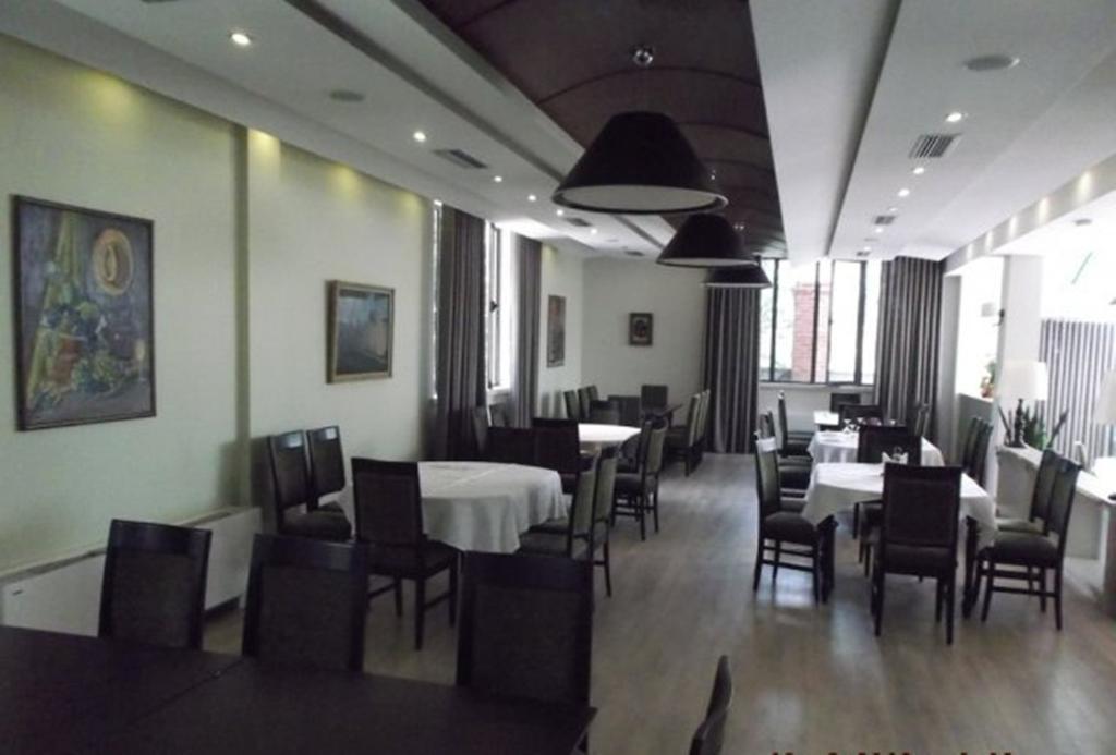 Sirena Hotel Tushemisht Buitenkant foto